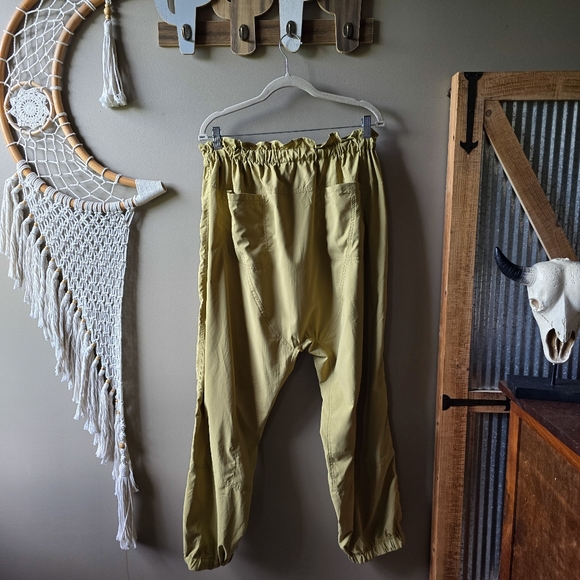 Free People Movement Spring Trekker Utility Pants Sage Khaki Nwot - Picture 6 of 8